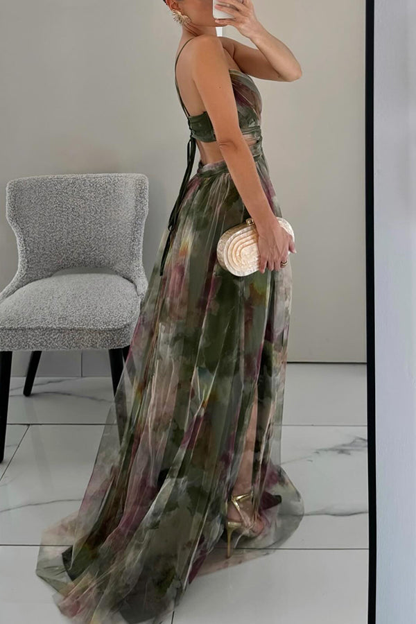 Elegant women's maxi dress with V-neck – ideal for wedding guests