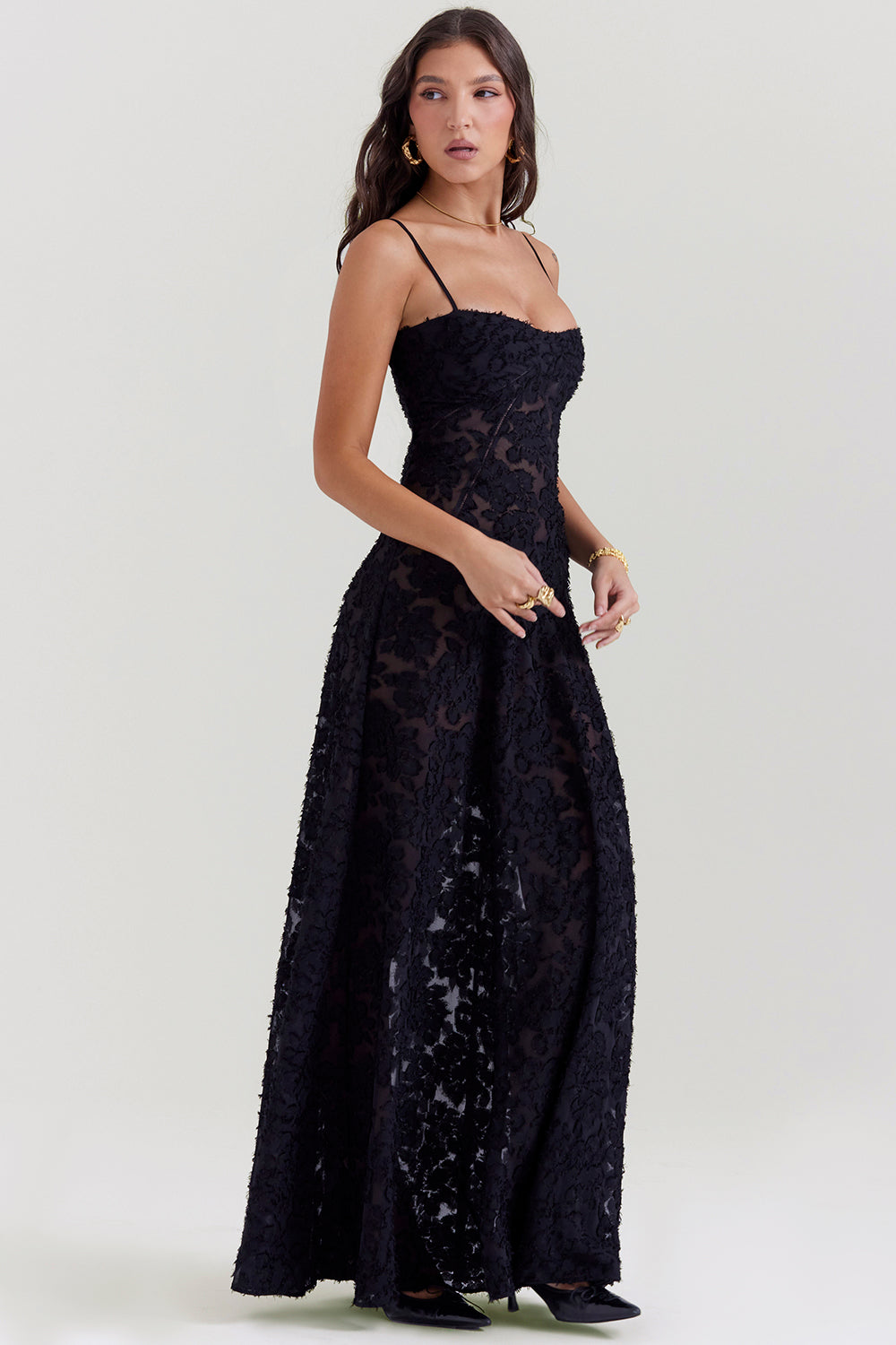 Elegant maxi dress with 3D roses & back cutout