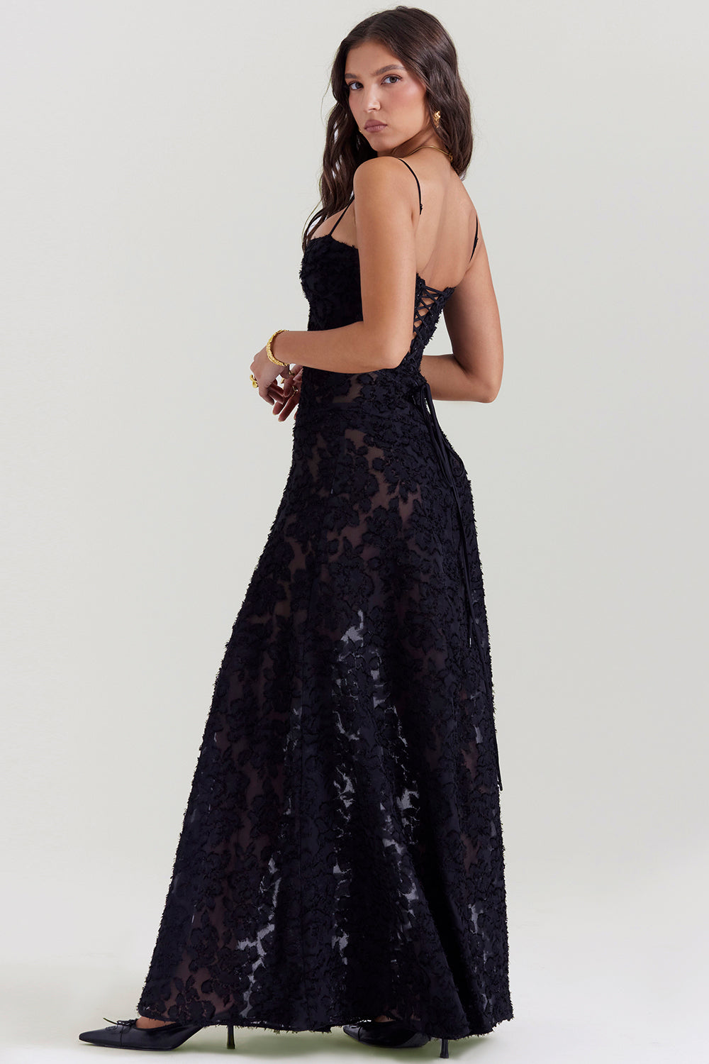 Elegant maxi dress with 3D roses & back cutout