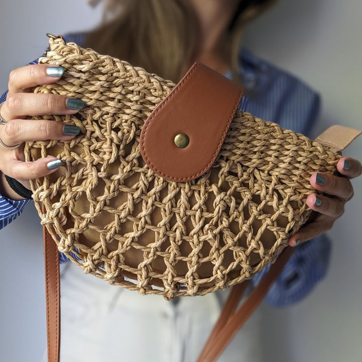 Sac en paille tressée – Poignée en cuir vegan, sac d'été
