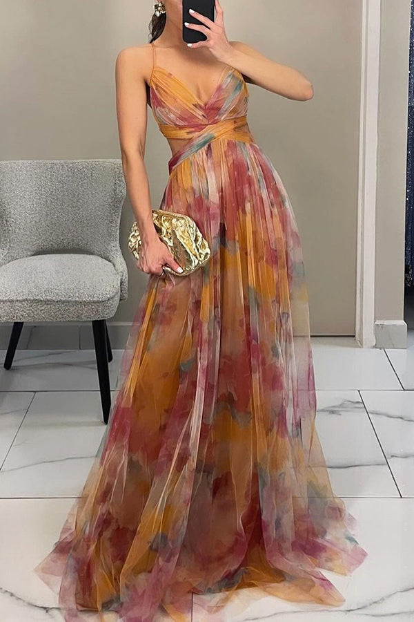 Elegant women's maxi dress with V-neck – ideal for wedding guests