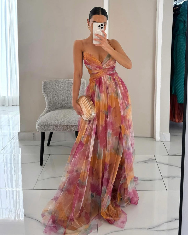 Elegant women's maxi dress with V-neck – ideal for wedding guests