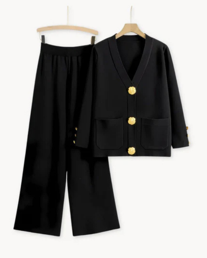 Women's two-piece set made of high-quality fabric with button details and loose fit – elegant and comfortable