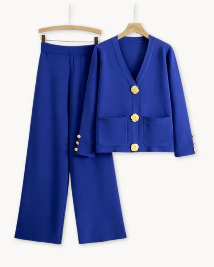 Women's two-piece set made of high-quality fabric with button details and loose fit – elegant and comfortable