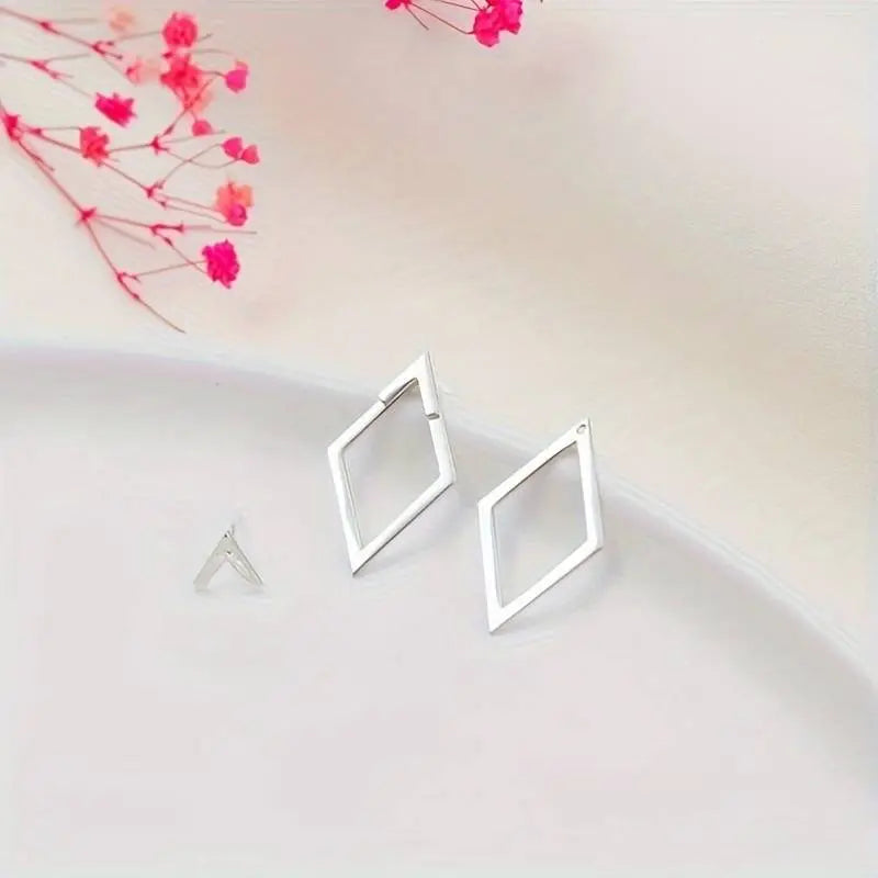 Women's Earrings – Geometric Design made of Alloy – Minimalist & Lightweight