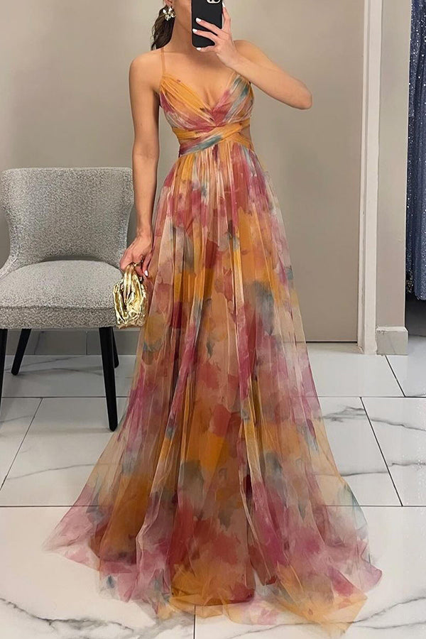 Elegant women's maxi dress with V-neck – ideal for wedding guests