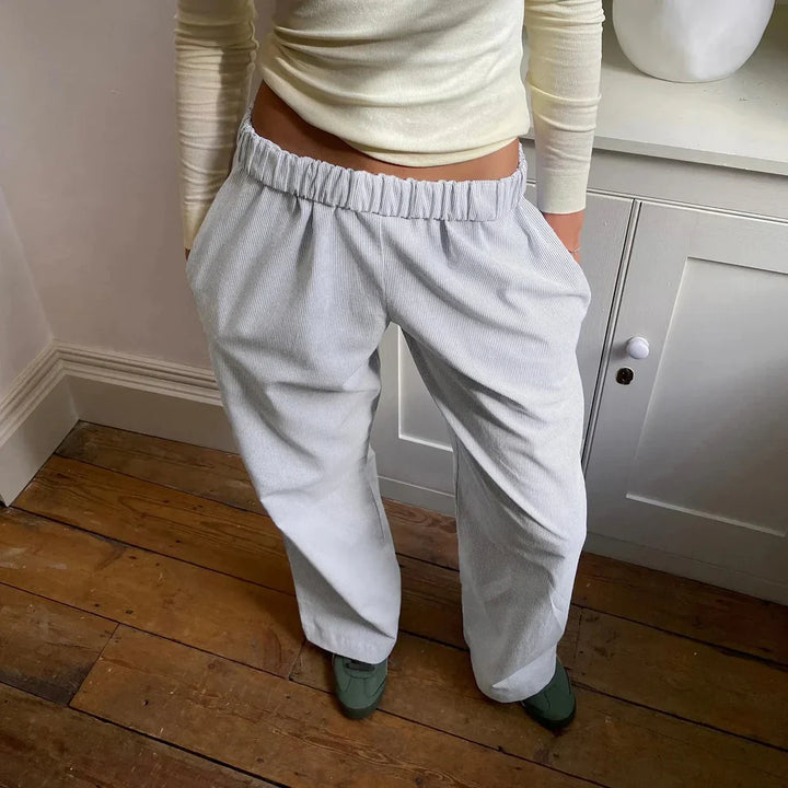 Women's pants – High waist – Wide legs – Elastic waistband – Light and casual