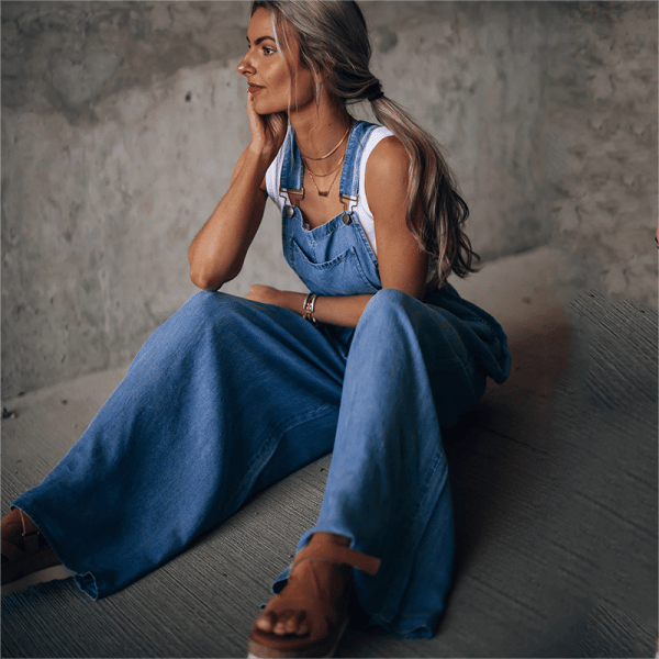 Women's denim overalls with wide legs and adjustable straps