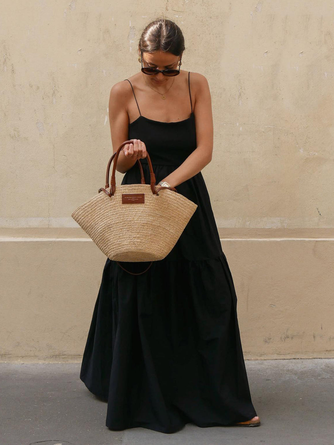 Elegant Backless Maxi Dress – Sleeveless, Deep Neckline