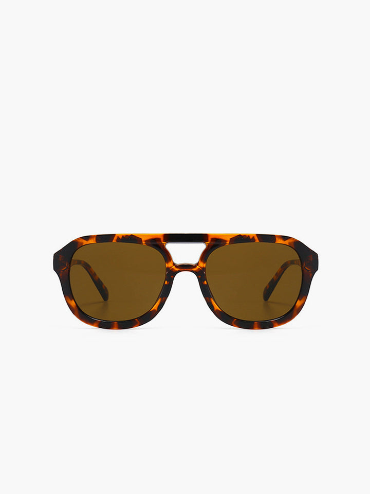 Fashionable sunglasses with leopard pattern – UV protection & lightweight