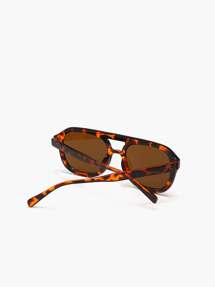 Fashionable sunglasses with leopard pattern – UV protection & lightweight