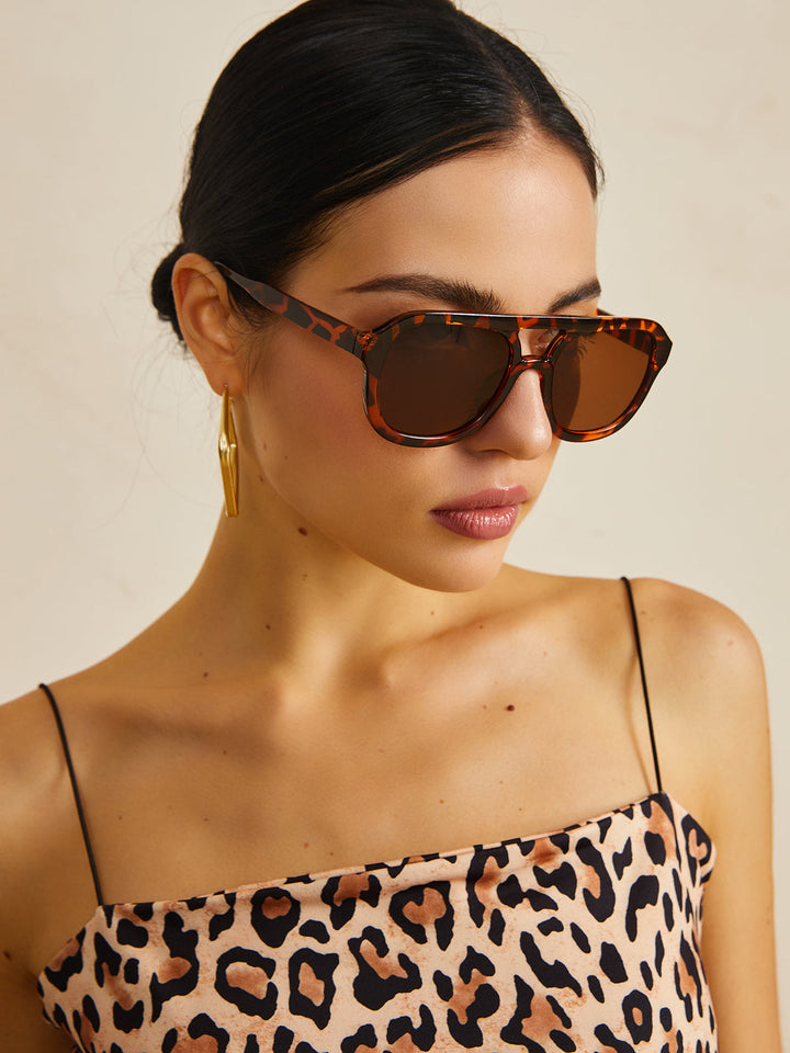 Fashionable sunglasses with leopard pattern – UV protection & lightweight