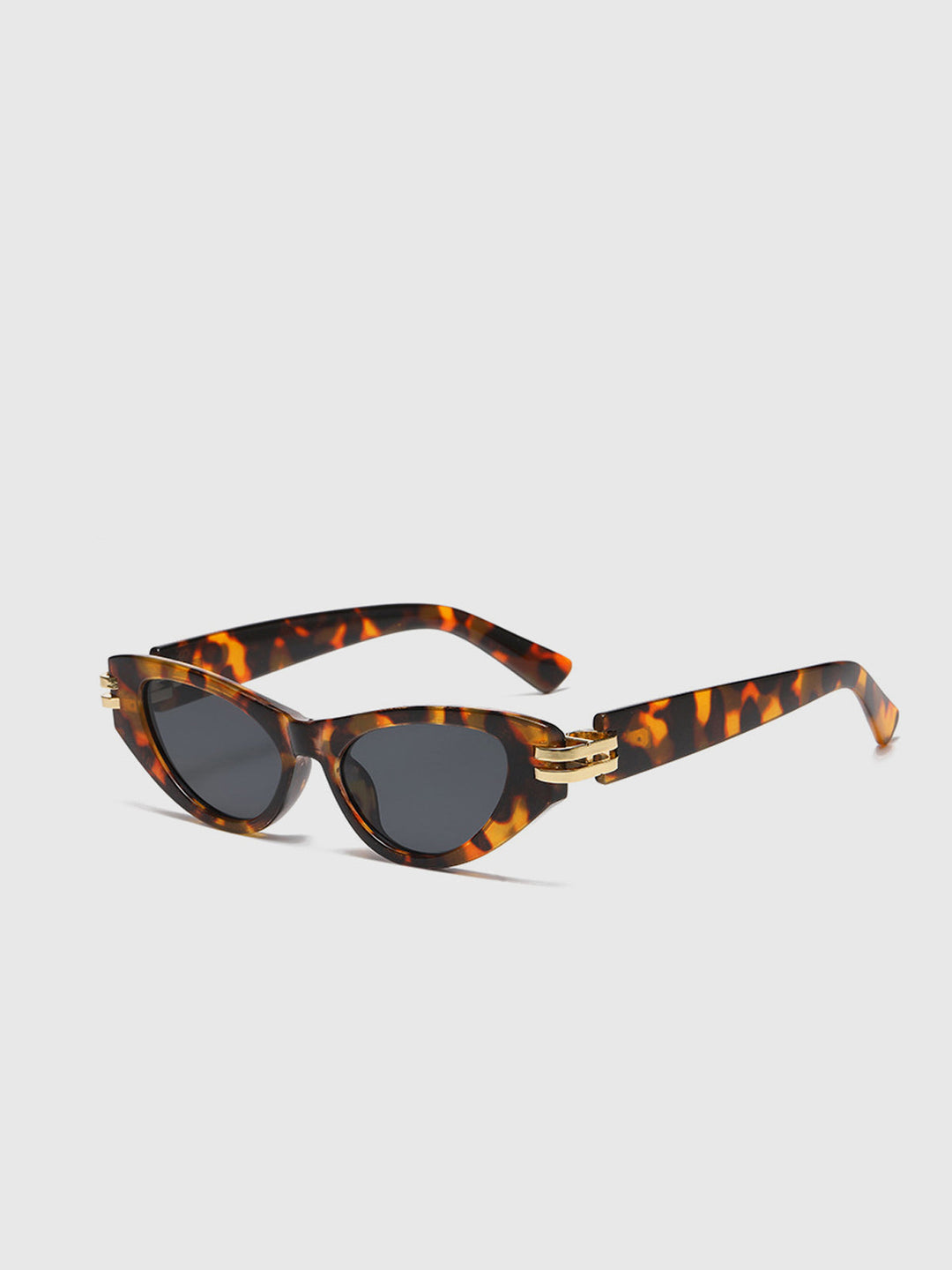 Vintage Cat-Eye Sunglasses Black – UV400 Protection, Lightweight