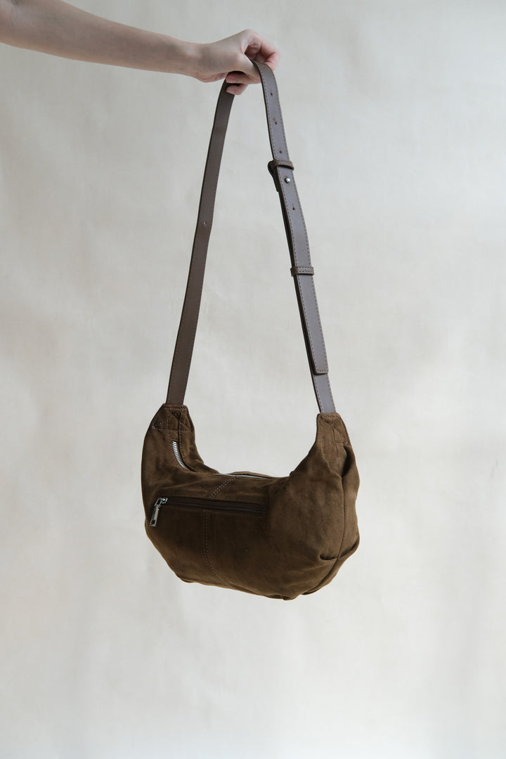 Sac à dumplings en suédine noire vintage – Sac à épaule vegan