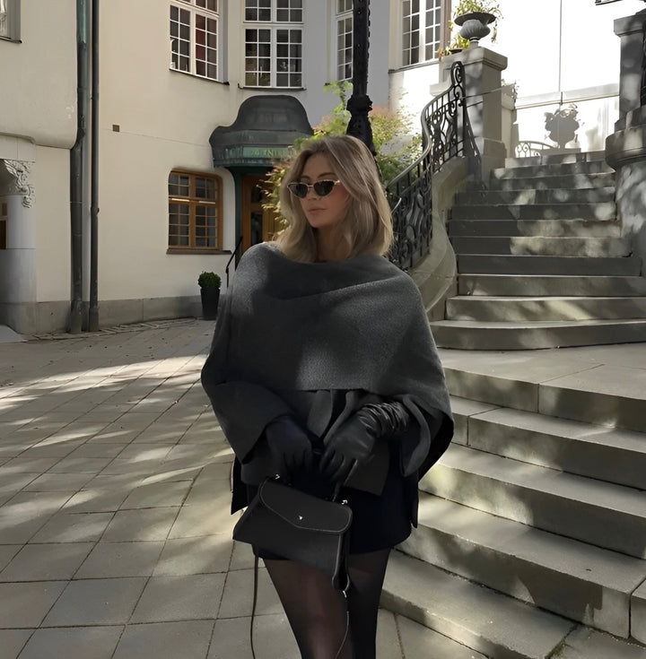 Cape manteau pour femmes en tissu doux avec design asymétrique