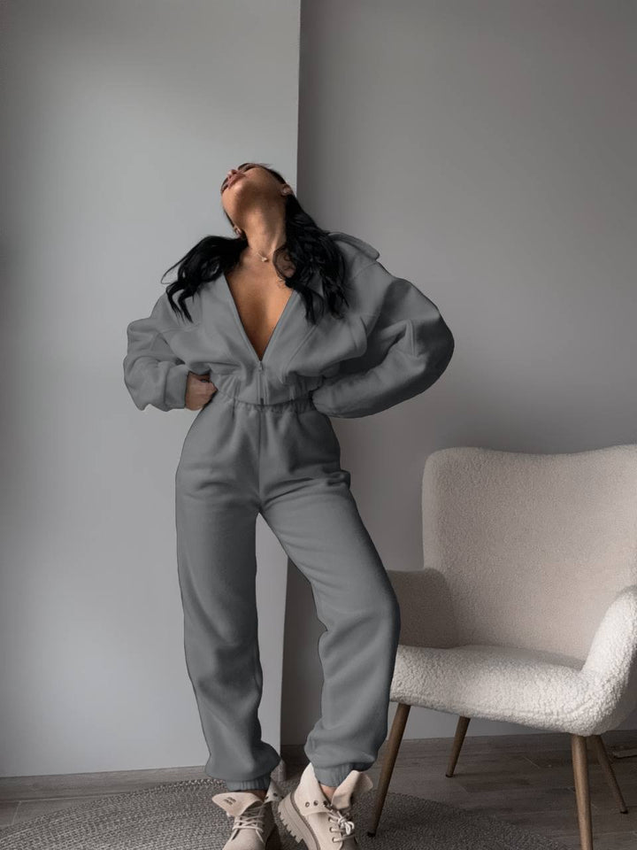 Women's lounge set with stylish zipper – practical pockets and wide sleeves