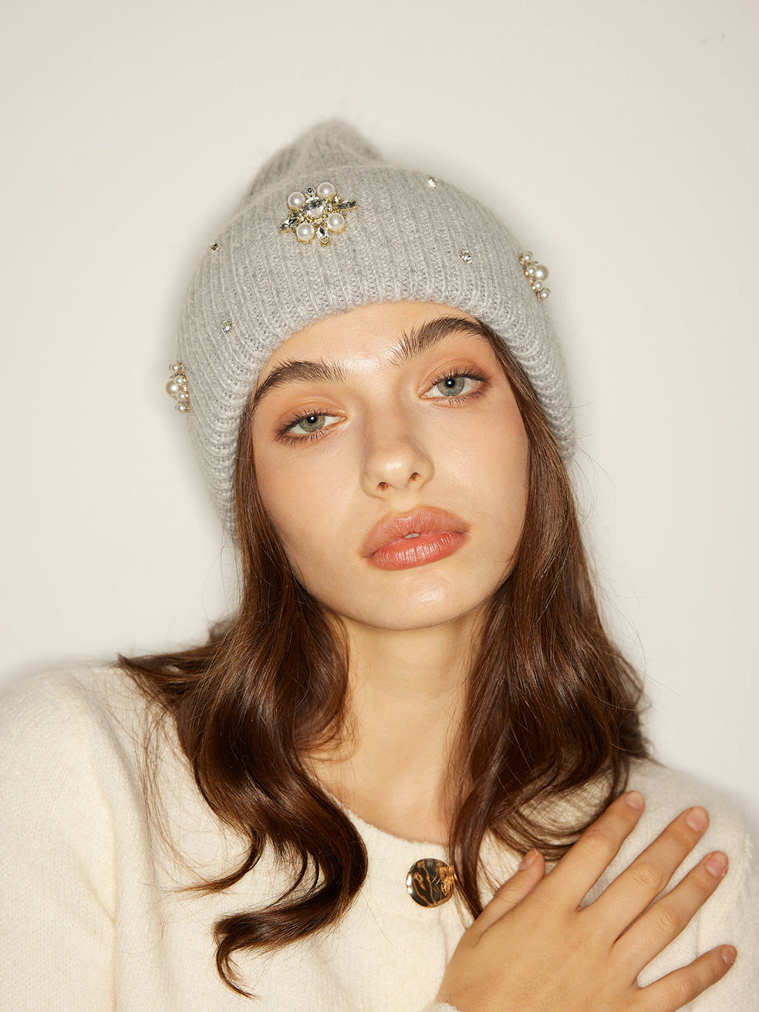 Damen Mütze aus Kaninchenhaar mit Strass – Elegante Beanie Mütze für Winter