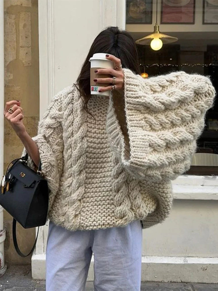 Pull-over oversize pour femmes en maille douce avec design brodé