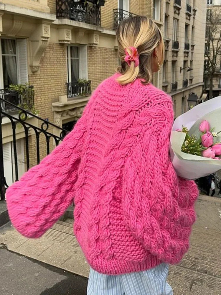 Pull-over oversize pour femmes en maille douce avec design brodé