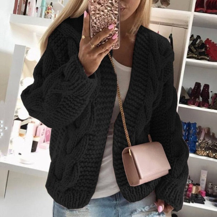 Damen Strickjacke aus dicker Wolle im eleganten Stil