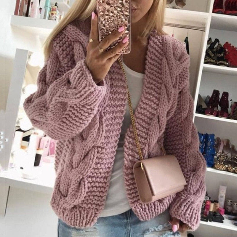 Damen Strickjacke aus dicker Wolle im eleganten Stil