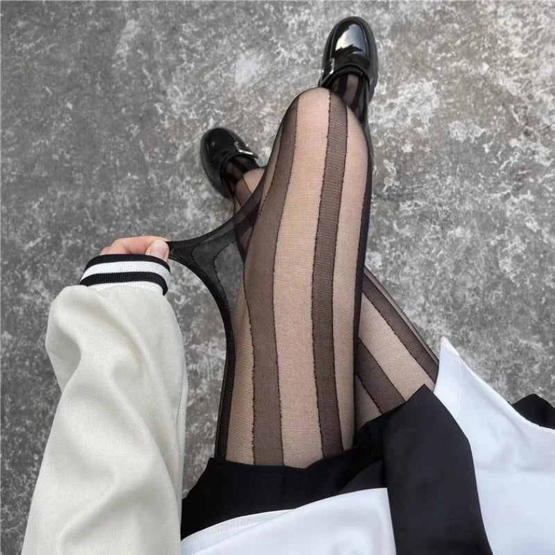 Women's tights with stripe pattern – Elegant, comfortable tights for versatile outfits