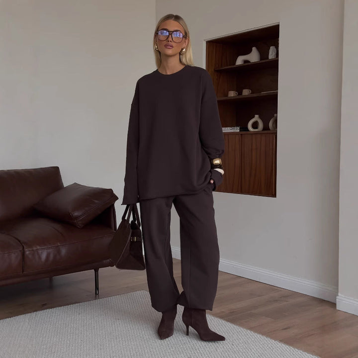 Women's sweatshirt set made of soft fabric in modern style