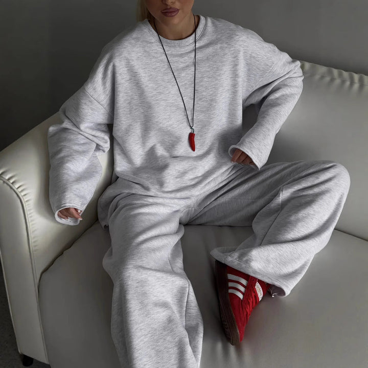 Women's sweatshirt set made of soft fabric in modern style