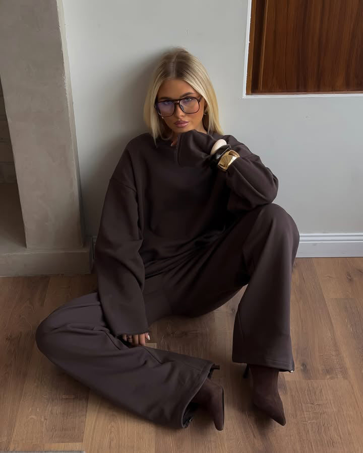 Women's sweatshirt set made of soft fabric in modern style