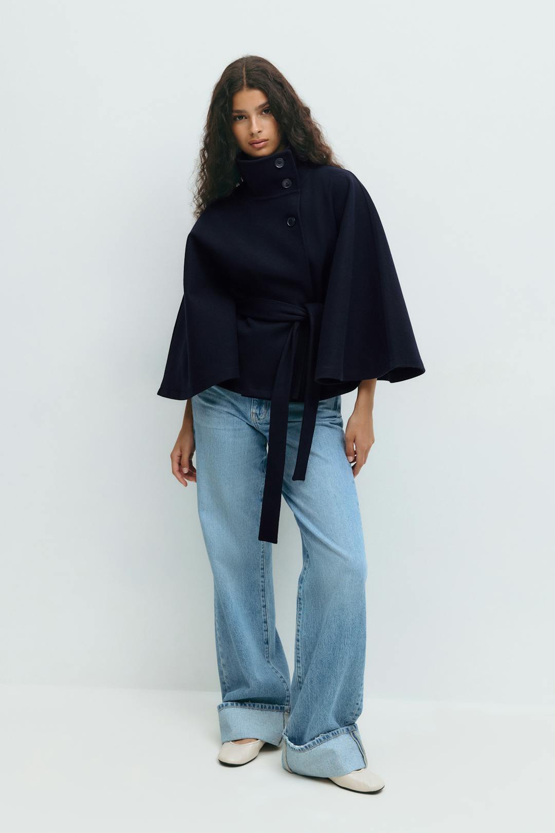 Damenjacke Cape mit Umhangärmeln und hohem Kragen