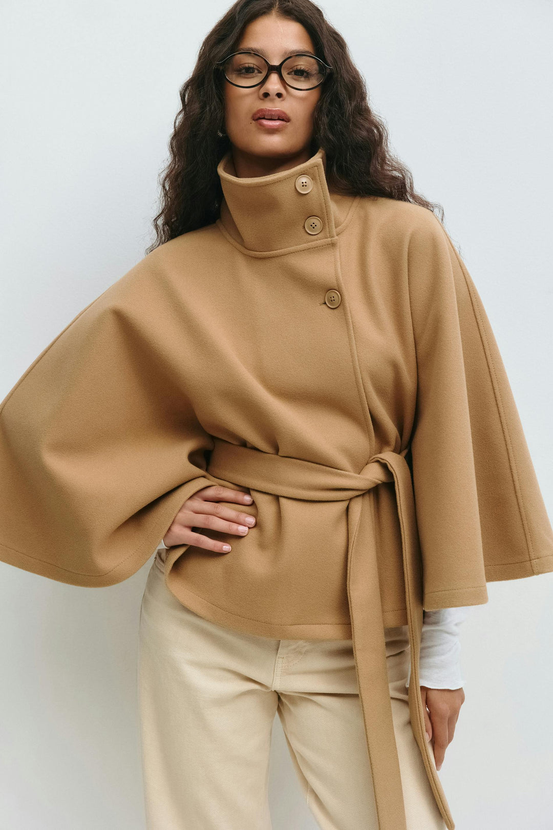 Damenjacke Cape mit Umhangärmeln und hohem Kragen