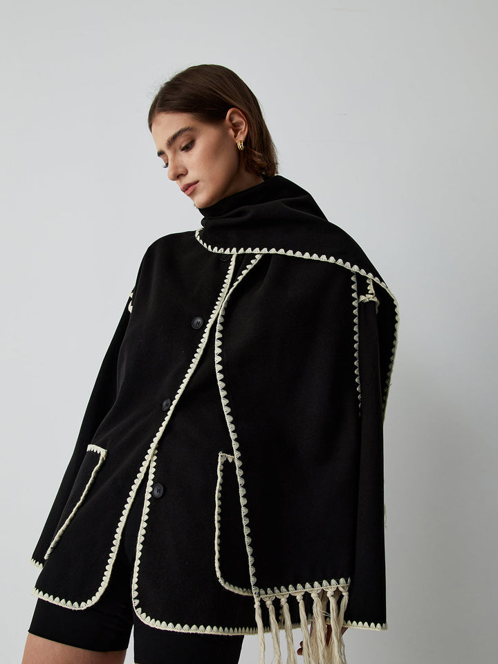 Veste pour femmes avec garniture contrastante et écharpe élégante