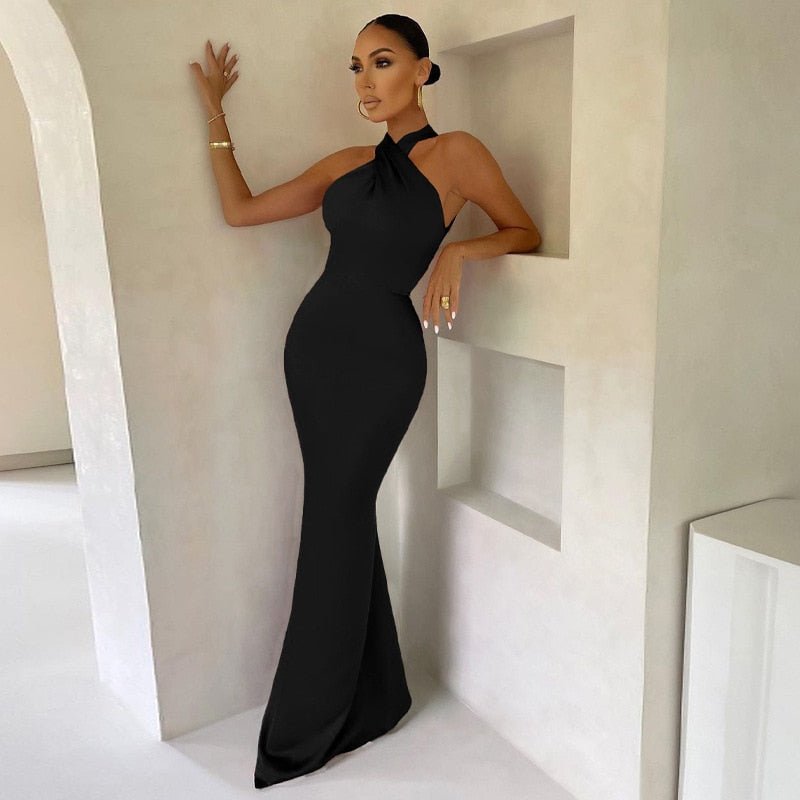 Elegant halterneck evening dress made of satin – figure-hugging & backless