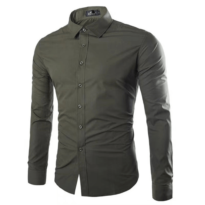 Chemise homme en matière facile d'entretien avec coupe moderne