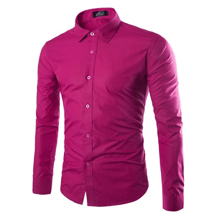 Chemise homme en matière facile d'entretien avec coupe moderne