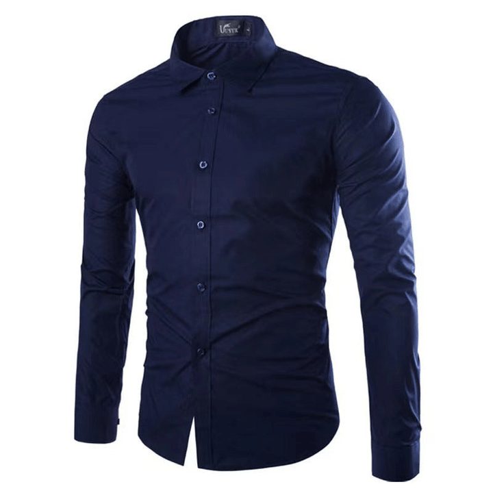 Chemise homme en matière facile d'entretien avec coupe moderne