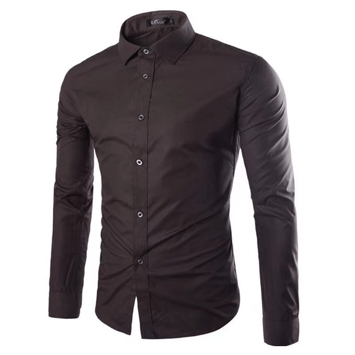 Chemise homme en matière facile d'entretien avec coupe moderne