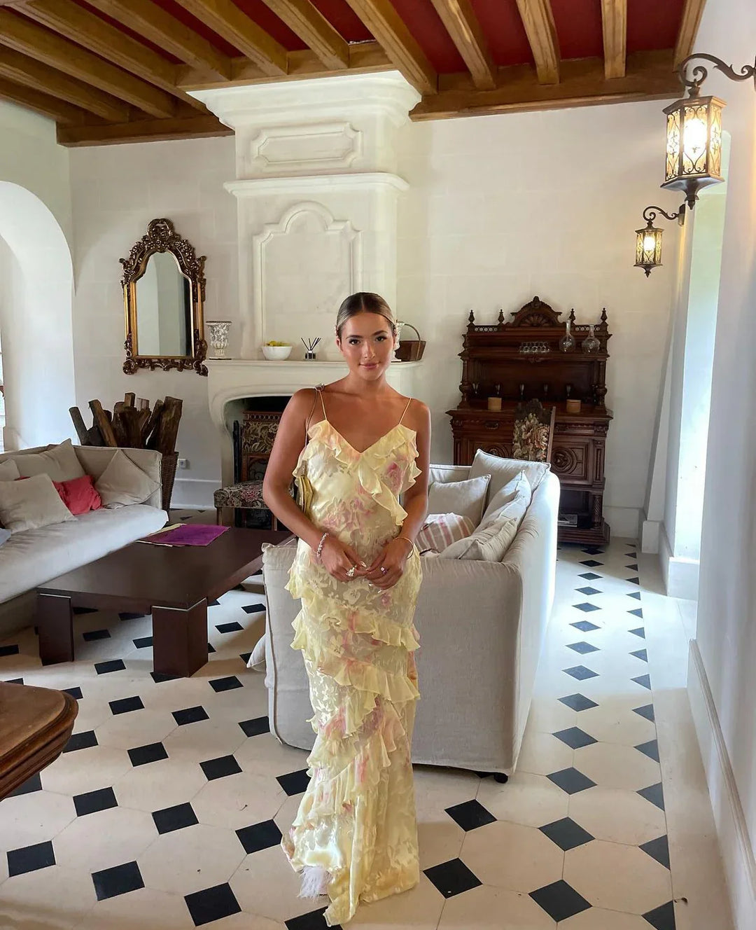 Elegant sleeveless maxi dress – flowing, summer wedding dress