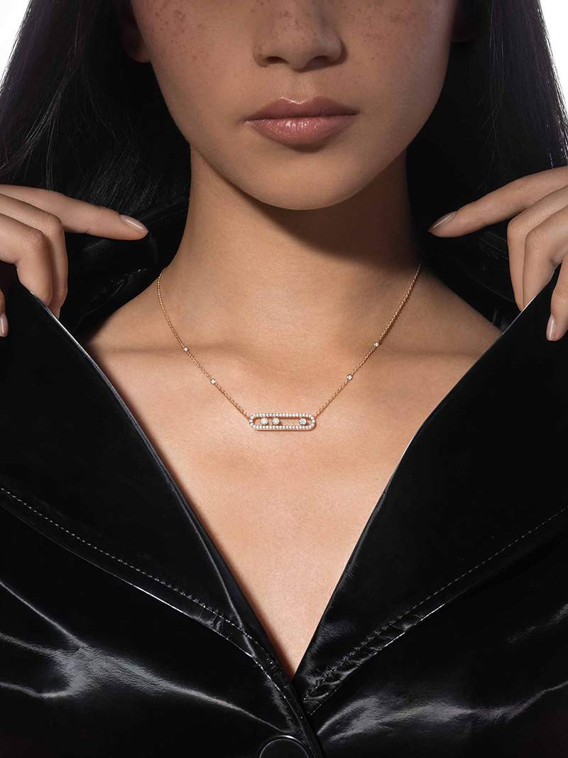 Necklace with movable diamonds - elegant, refined and timeless