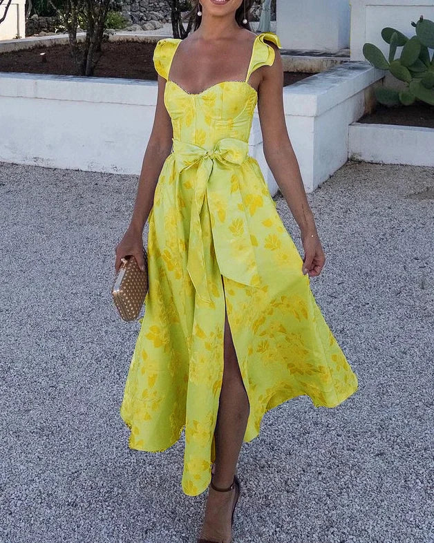 Women's dress made of polyester with butterfly sleeves and elegant cut for summer
