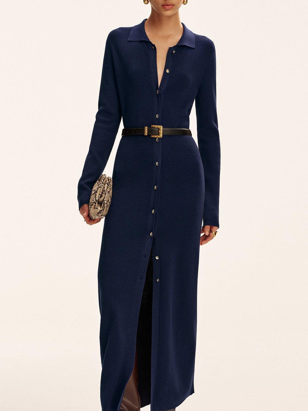 Langarm Maxikleid mit Knopfdetail - Strickkleid ohne Gürtel