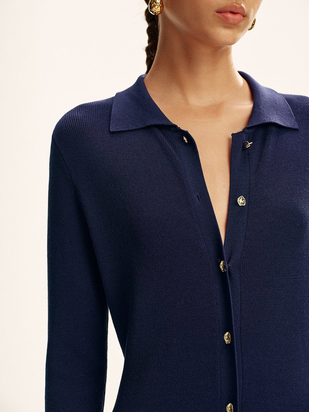 Langarm Maxikleid mit Knopfdetail - Strickkleid ohne Gürtel