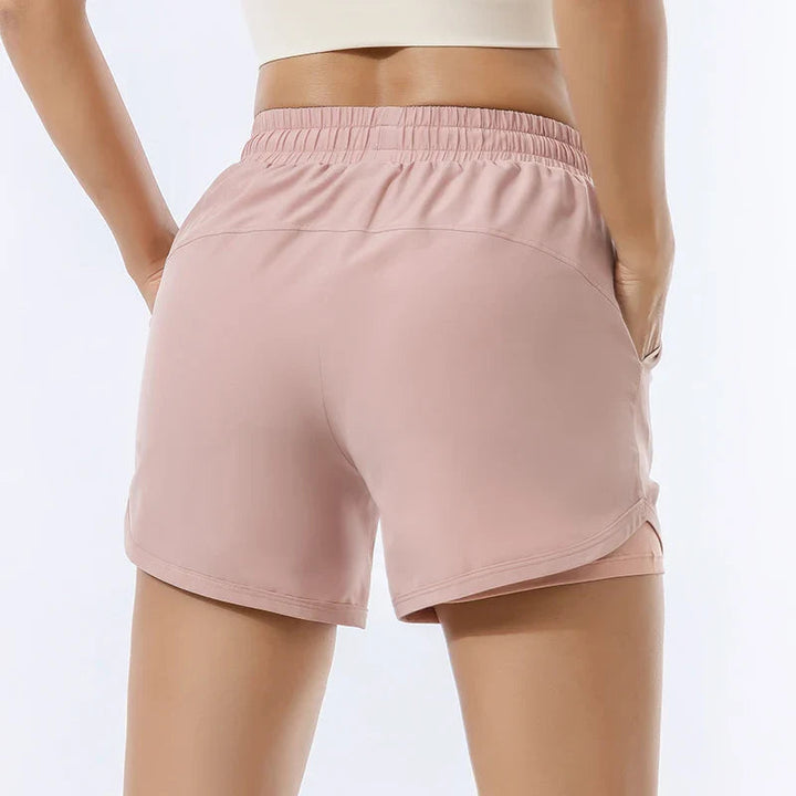 Short de sport pour femmes premium avec transport d'humidité et slip intérieur