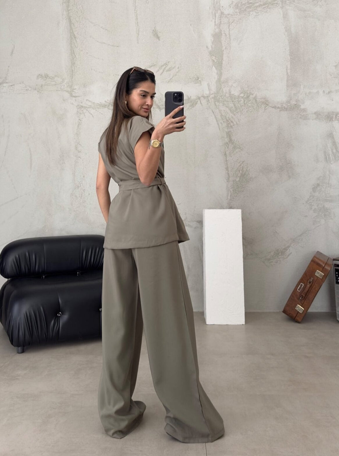 Women's set made of cotton blend with belt and wide legs – summery casual look
