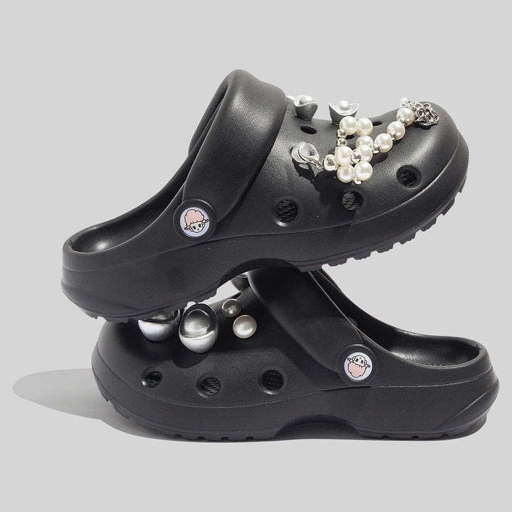 Damen Robuste Schwarze Clogs Mit Dekorativen Perlen Und Perlenverzierungen