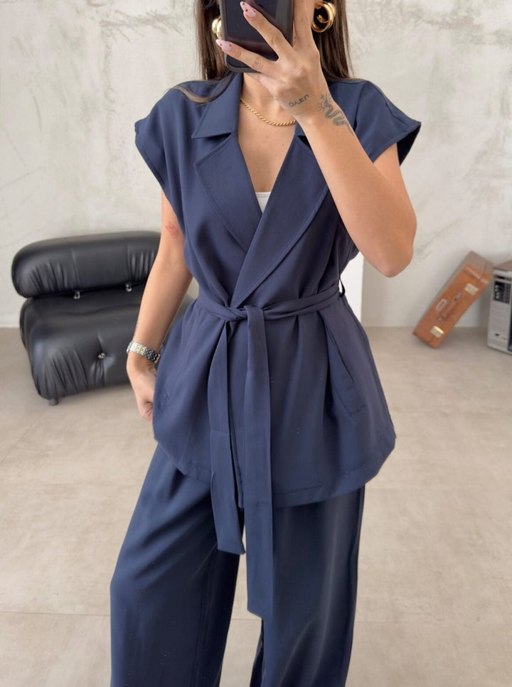 Women's set made of cotton blend with belt and wide legs – summery casual look