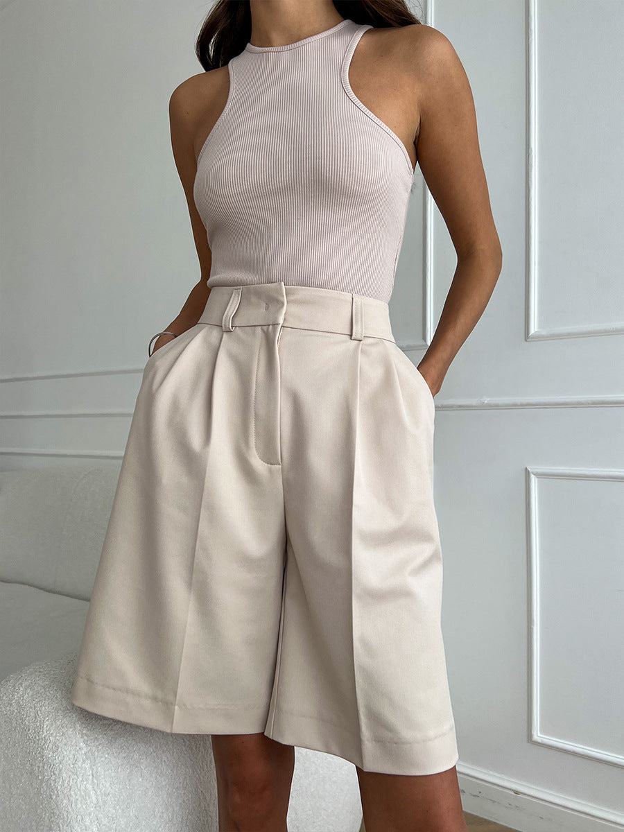 Shorts pour femmes beige – Longueur genou & élégant – Mode d'été 2025