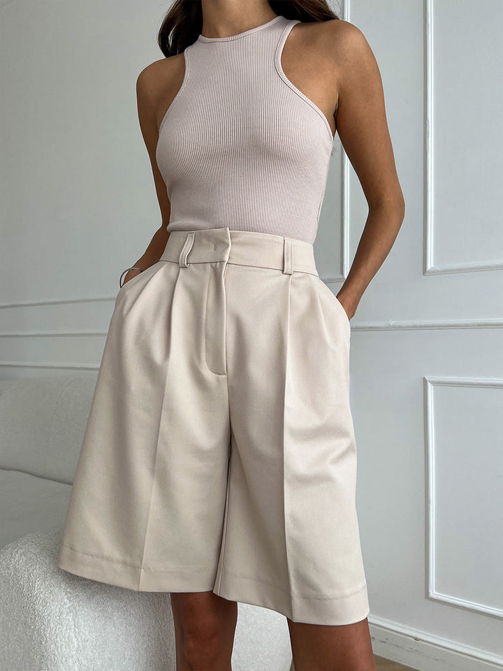 Shorts pour femmes beige – Longueur genou & élégant – Mode d'été 2025