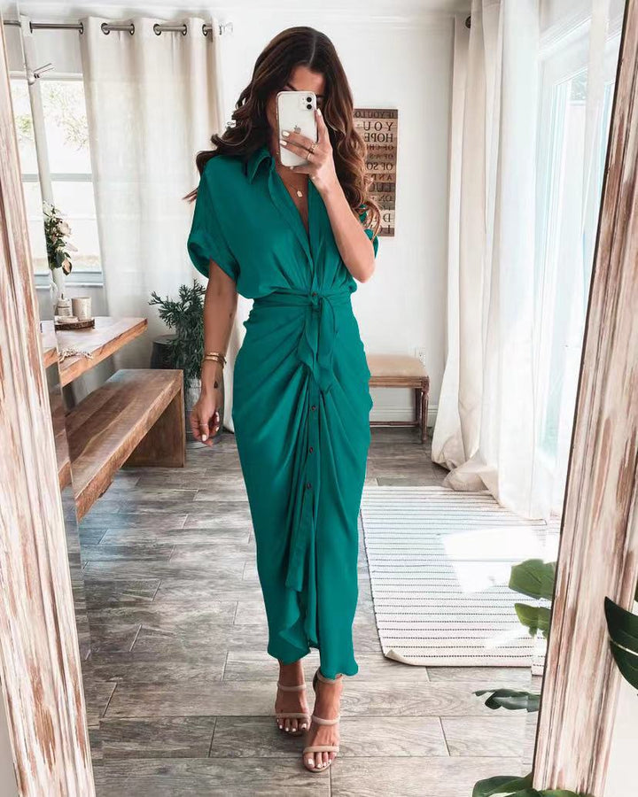 Women's midi dress made of cotton with a figure-hugging cut and button placket