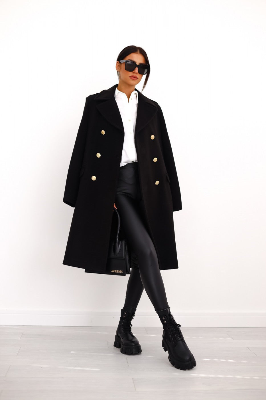 Elegant women's winter trench coat – notch collar & double-breasted – warm